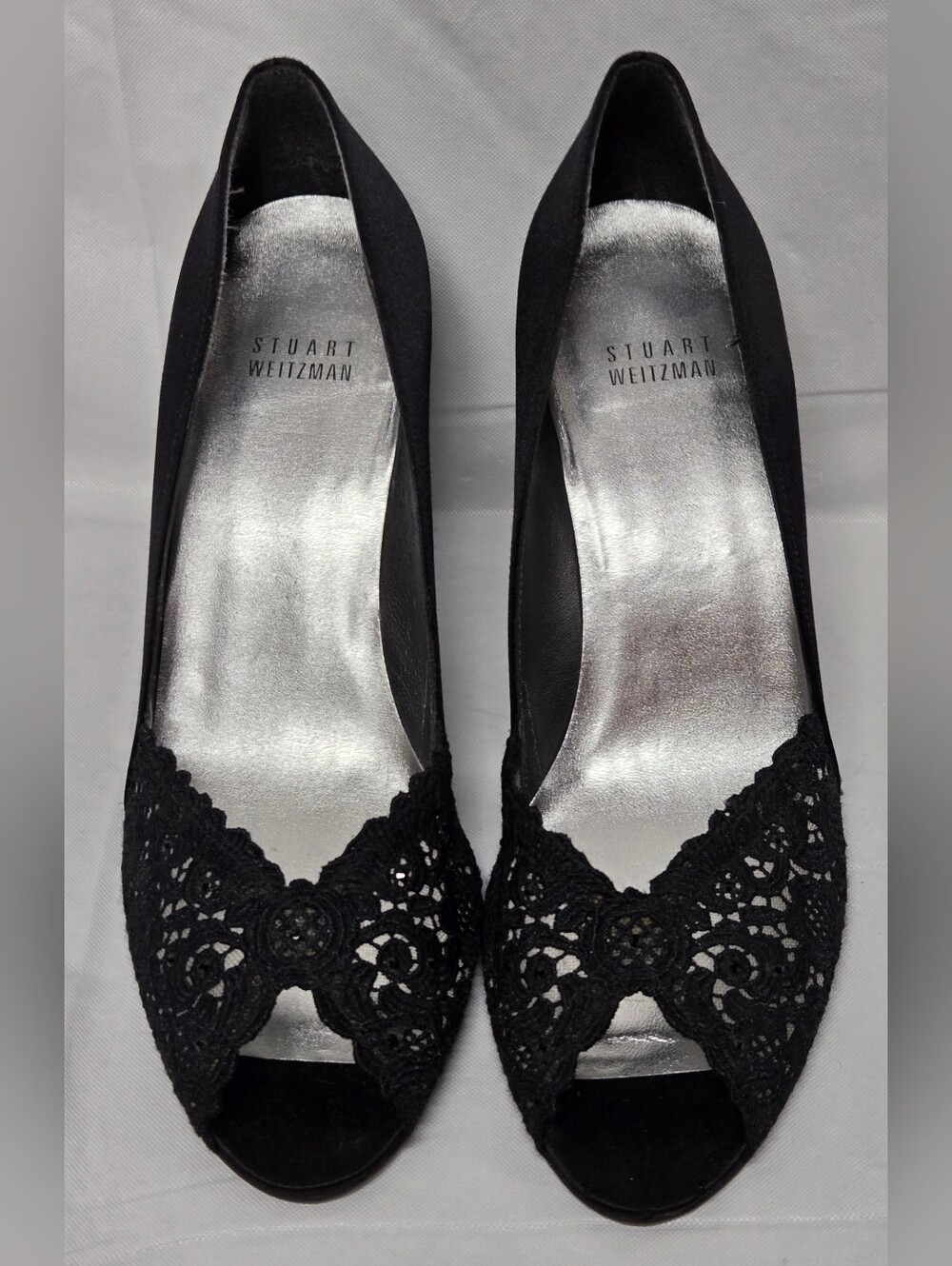 Stuart Weitzman 8 M Black Open Toe Lace Sandals Heels Subtle Embellishment